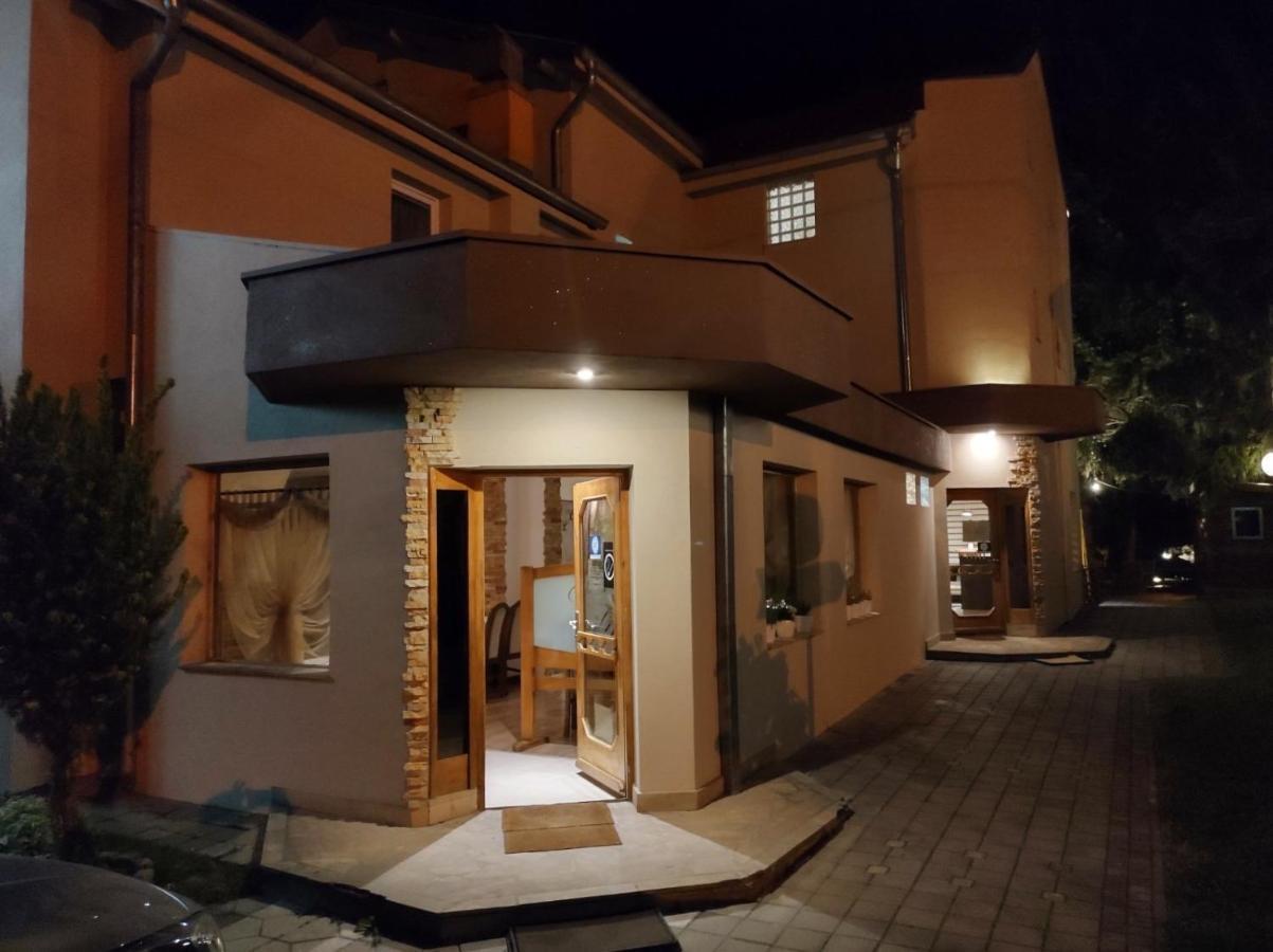 Garni Hotel Vir Vrnjačka Banja Extérieur photo